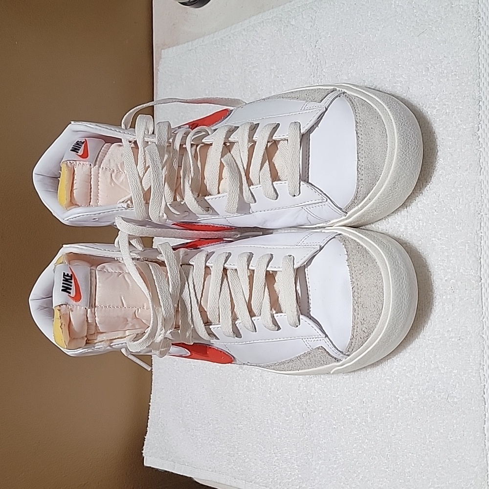 Nike Blazees orange and white Men Size 12